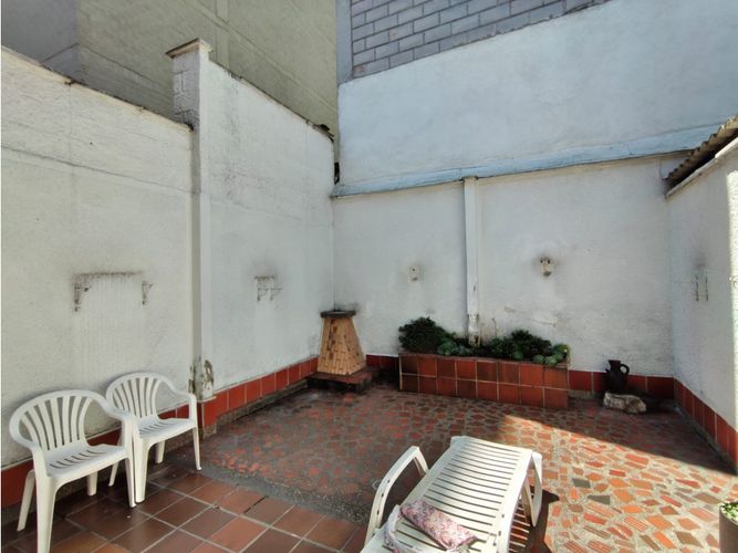 Casa de 5 alcobas en venta en Estadio, Medellín, 252 m² · foto 17 de 18