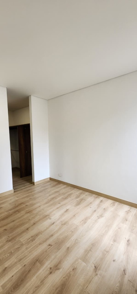 Apartamento en venta en Mirandela, Bogotá · foto 5 de 17