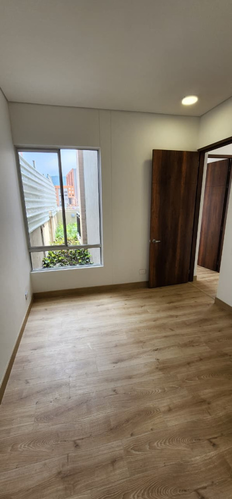Apartamento en venta en Mirandela, Bogotá · foto 8 de 17