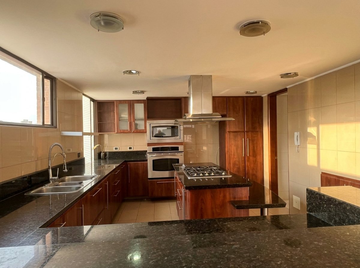 Apartamento en Arriendo en Santa Barbara, Bogotá