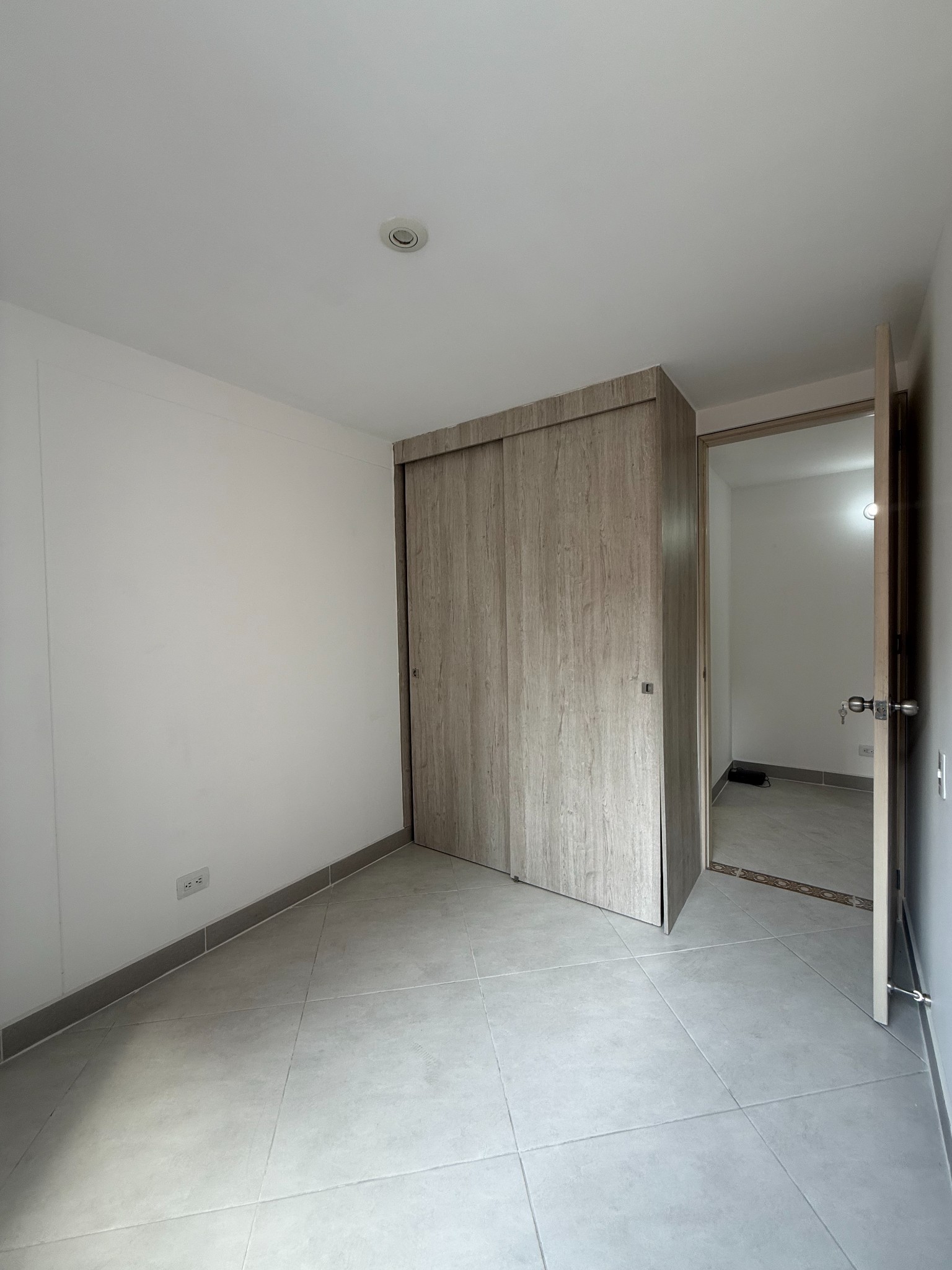 Apartamento en venta en San German, Medellín · foto 3 de 24