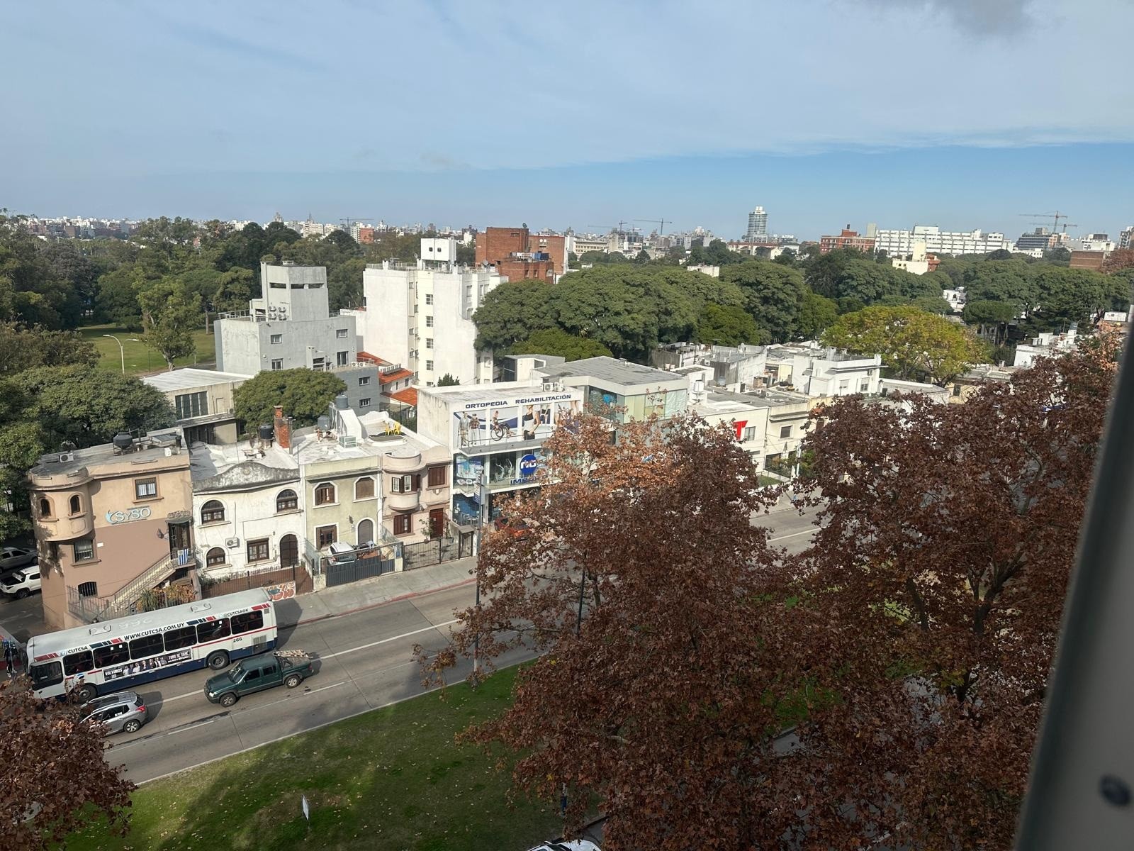 ALQUILER EN PARQUE BATLLE, 2 DORMITORIOS, PISO 8 AL FRENTE, TERRAZA LAVADERO, GARAJE INCLUIDO · Foto 3