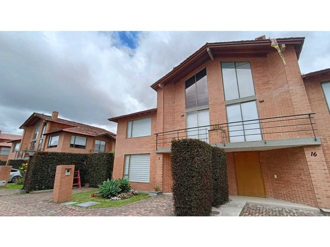 Casa de 3 alcobas en venta en Cr La Luna, Chía, 164 m² · foto 2 de 24