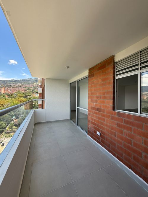 Apartamento en venta en Altamira, Medellín · foto 8 de 24