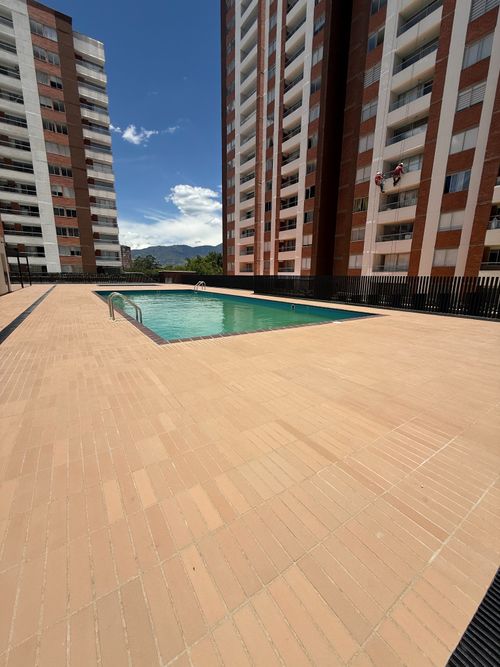 Apartamento en venta en Altamira, Medellín · foto 4 de 24
