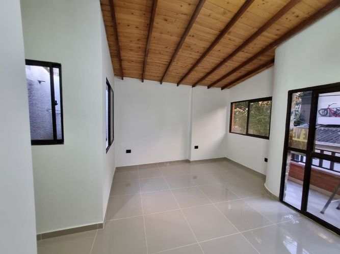 Casa de 3 alcobas en venta en La Mina, Envigado, 92 m² · foto 6 de 24