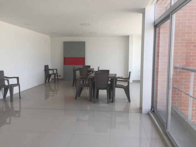 Bodega en arriendo en Centro Tocancipá, Tocancipá, 833 m² · foto 7 de 11