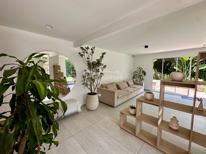 Casa de 5 alcobas en venta en Altos Del Poblado, Medellín, 350 m² · foto 3 de 17