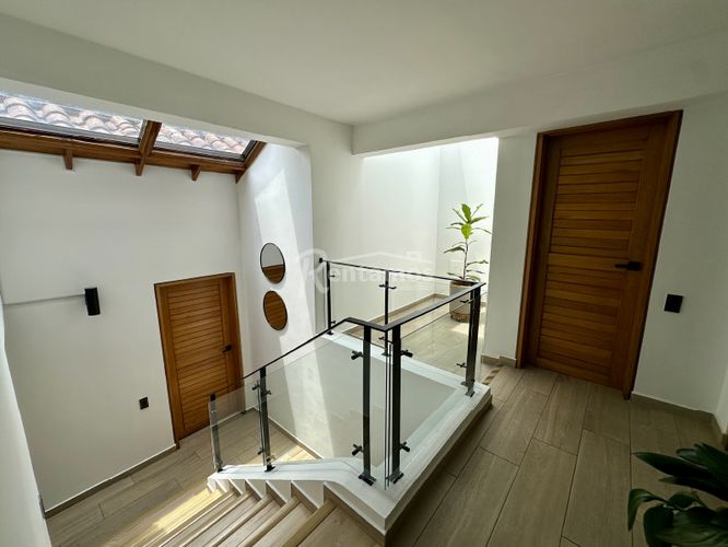 Casa de 5 alcobas en venta en Altos Del Poblado, Medellín, 350 m² · foto 5 de 17