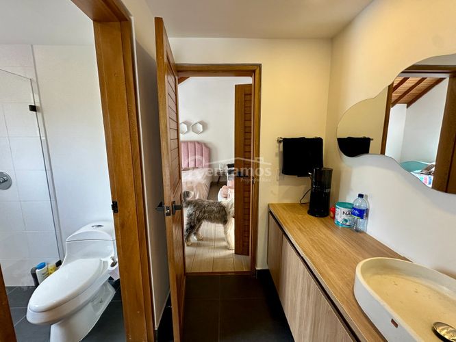 Casa de 5 alcobas en venta en Altos Del Poblado, Medellín, 350 m² · foto 7 de 17