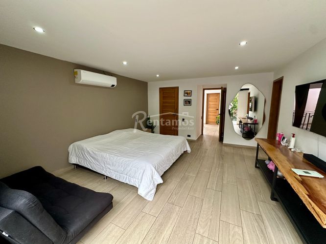 Casa de 5 alcobas en venta en Altos Del Poblado, Medellín, 350 m² · foto 8 de 17