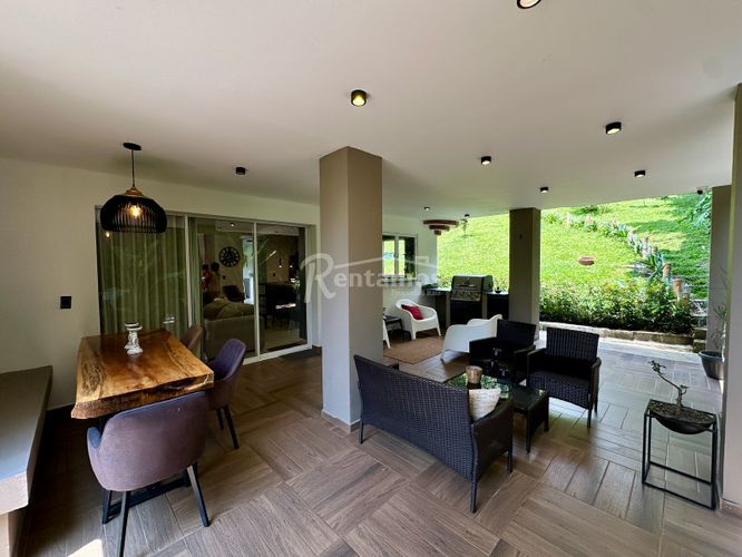 Casa de 5 alcobas en venta en Altos Del Poblado, Medellín, 350 m² · foto 16 de 17