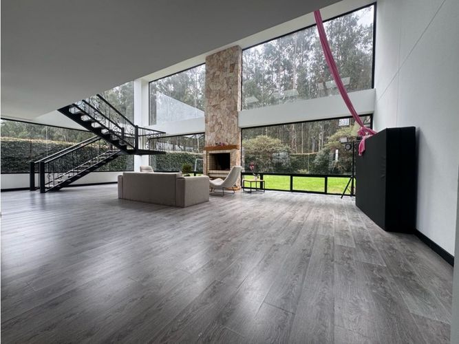 Casa de 5 alcobas en venta en Centro, Sopó, 280 m² · foto 2 de 21
