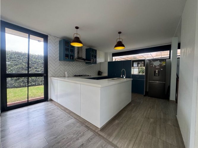 Casa de 5 alcobas en venta en Centro, Sopó, 280 m² · foto 3 de 21