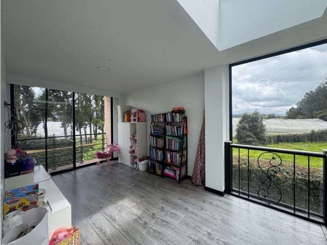 Casa de 5 alcobas en venta en Centro, Sopó, 280 m² · foto 9 de 21