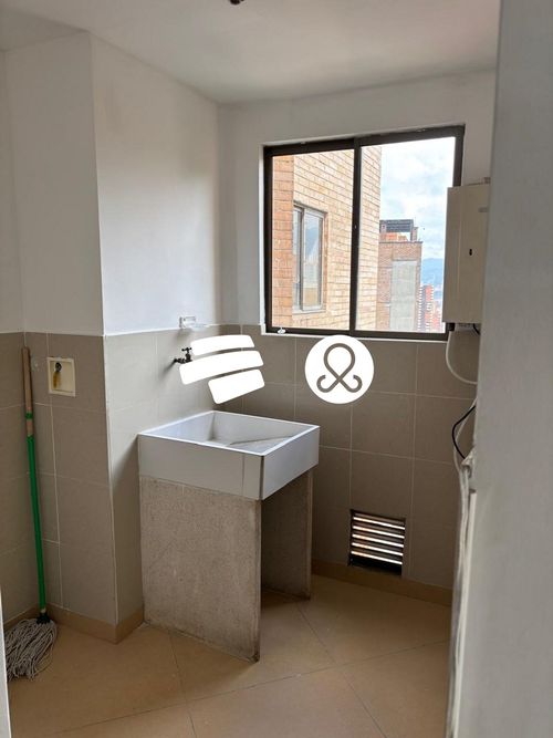 Apartamento de 3 alcobas en venta en Loma De La Doctora, Sabaneta, 114 m² · foto 5 de 15