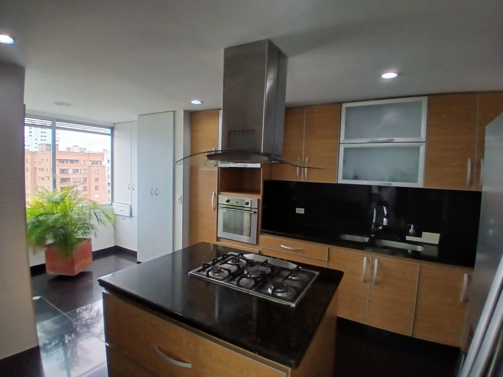 Apartamento en venta en Pinares, Pereira · foto 4 de 24