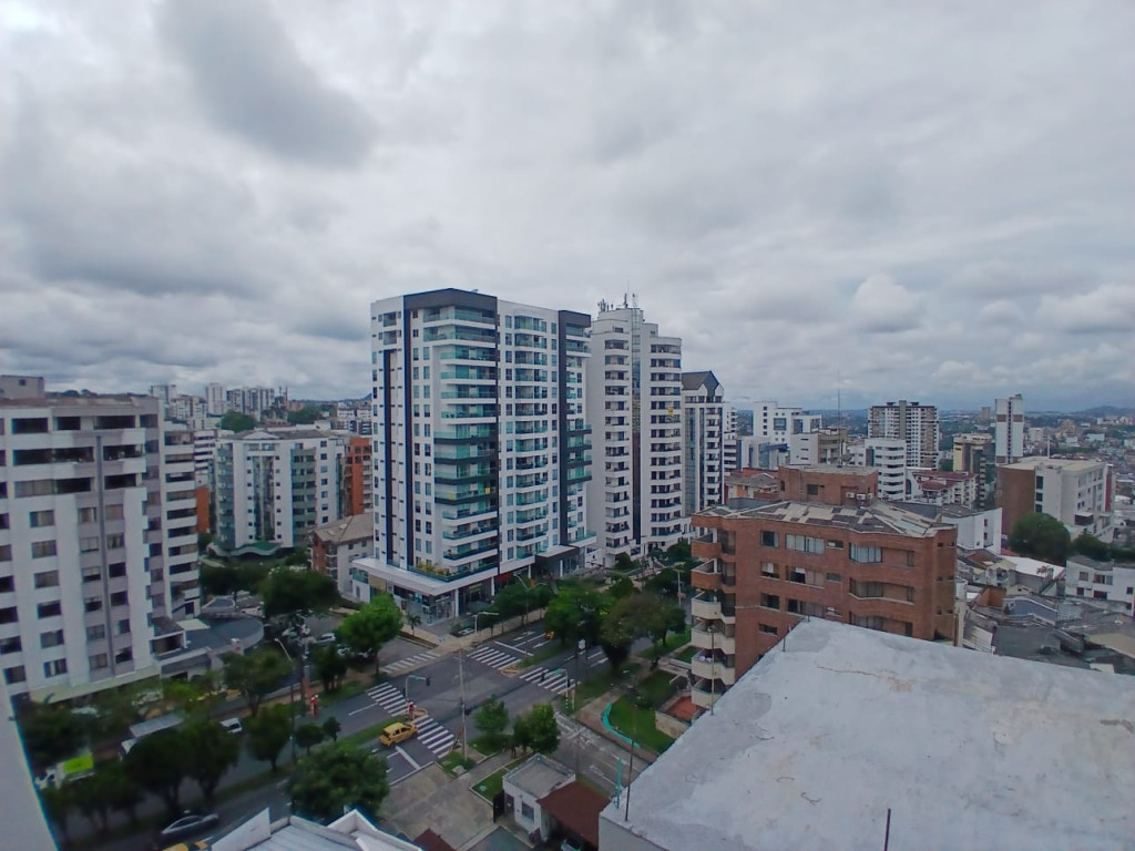 Apartamento en venta en Pinares, Pereira · foto 10 de 24