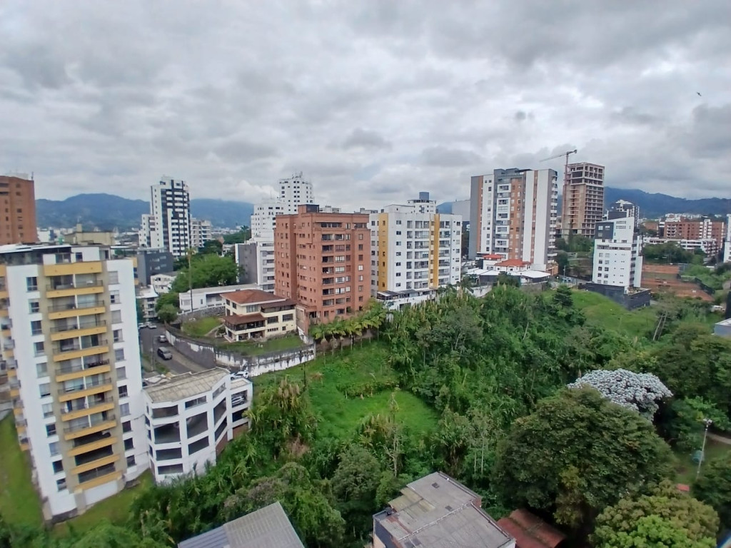 Apartamento en venta en Pinares, Pereira · foto 17 de 24