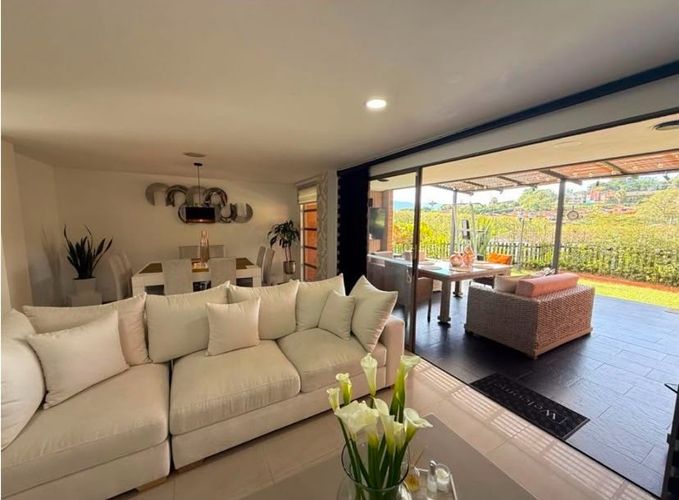 Casa de 4 alcobas en venta en La Sebastiana, Envigado, 235 m² · foto 9 de 24