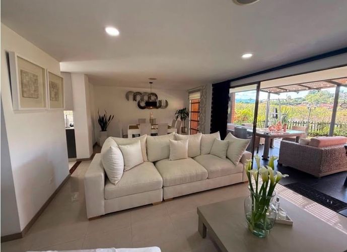Casa de 4 alcobas en venta en La Sebastiana, Envigado, 235 m² · foto 10 de 24