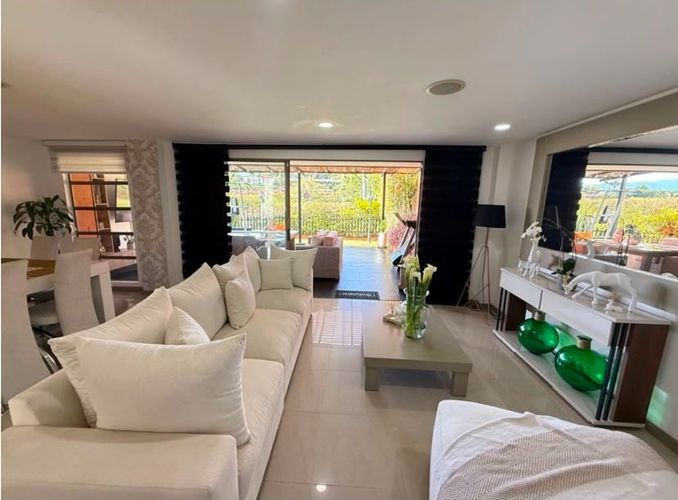 Casa de 4 alcobas en venta en La Sebastiana, Envigado, 235 m² · foto 8 de 24