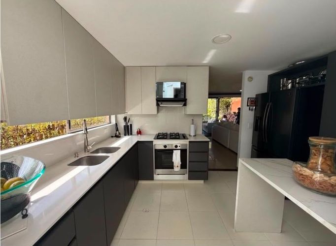 Casa de 4 alcobas en venta en La Sebastiana, Envigado, 235 m² · foto 14 de 24
