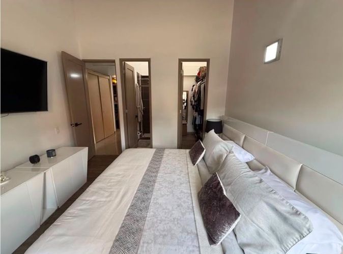 Casa de 4 alcobas en venta en La Sebastiana, Envigado, 235 m² · foto 23 de 24