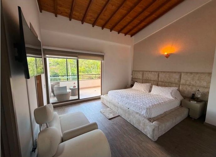 Casa de 4 alcobas en venta en La Sebastiana, Envigado, 235 m² · foto 18 de 24