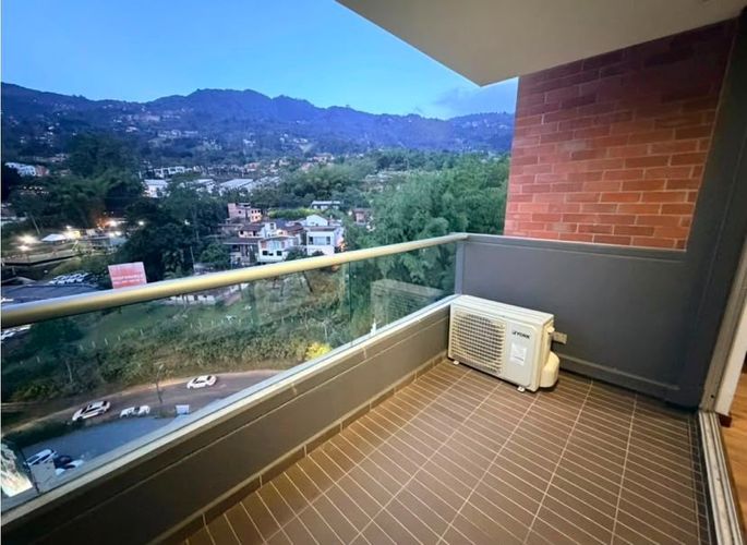 Apartamento de 2 alcobas en arriendo en Loma Benedictinos, Envigado, 65 m² · foto 7 de 12
