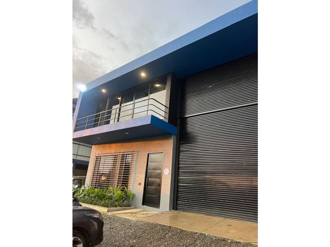 Bodega en venta en La Bella, Pereira, 730 m² · foto 2 de 10