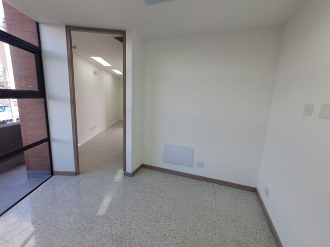 Consultorio en arriendo en Laureles, Medellín, 33 m² · foto 8 de 21