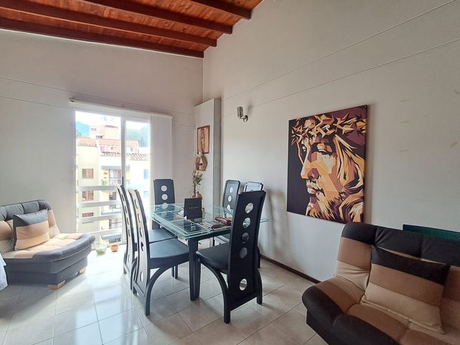 Apartamento de 3 alcobas en venta en La Castellana, Medellín, 75 m² · foto 2 de 19