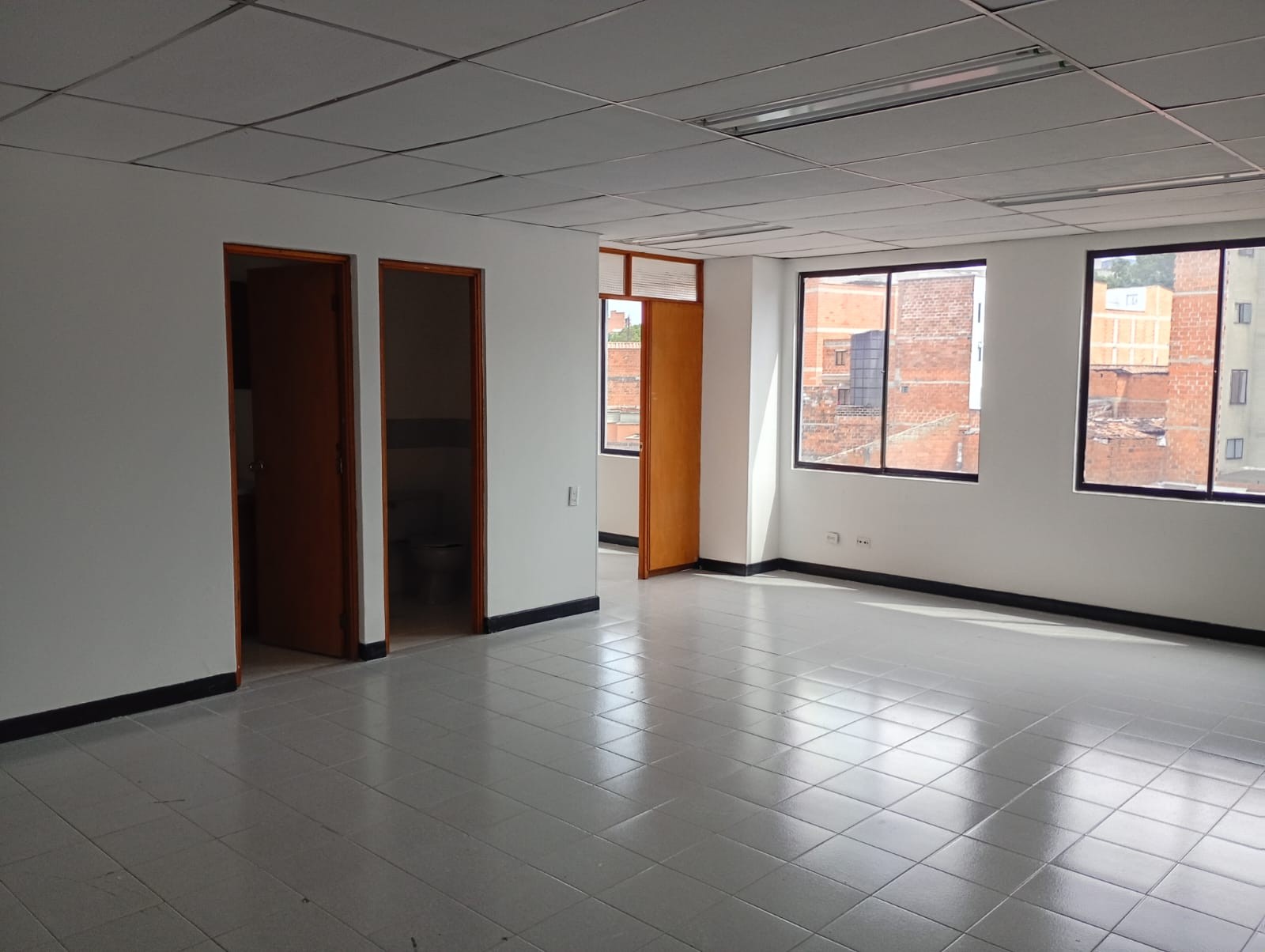 Oficina en Arriendo en Laureles, Medellín