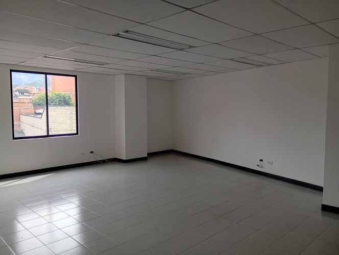 Oficina en arriendo en Laureles, Medellín, 70 m² · foto 3 de 12