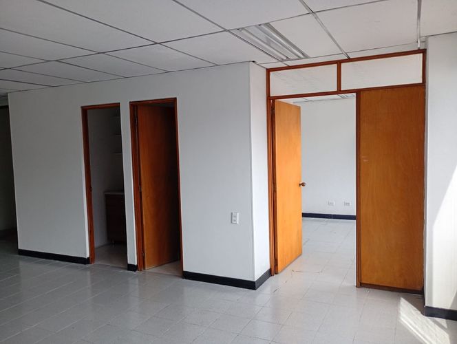 Oficina en arriendo en Laureles, Medellín, 70 m² · foto 9 de 12