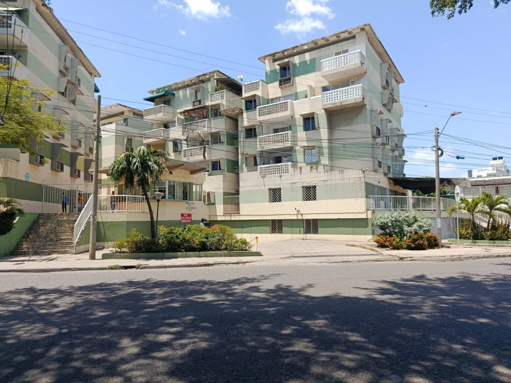 Departamento en alquiler con baja de precio en Alto Bosque