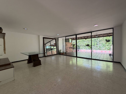 4BR House in Loma de las brujas (187 m²)