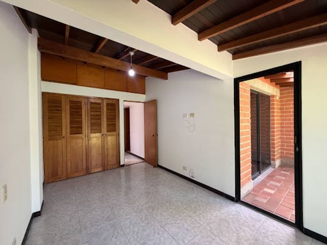 Casa de 4 alcobas en arriendo en Loma De Las Brujas, Envigado, 187 m² · foto 5 de 21
