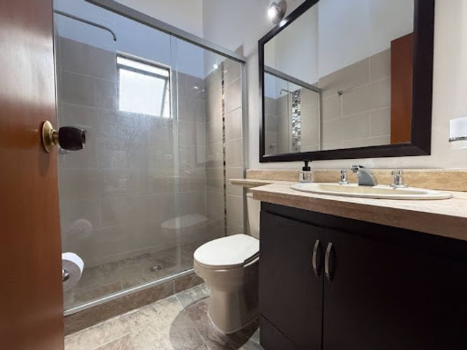 Casa de 4 alcobas en arriendo en Loma De Las Brujas, Envigado, 187 m² · foto 12 de 21