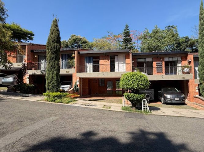 Casa de 4 alcobas en arriendo en Loma De Las Brujas, Envigado, 187 m² · foto 18 de 21