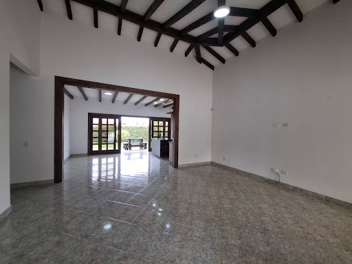 4BR House in Cabeceras de llanogrande (400 m²)