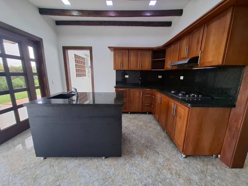4BR House in Cabeceras de llanogrande (400 m²) - 2