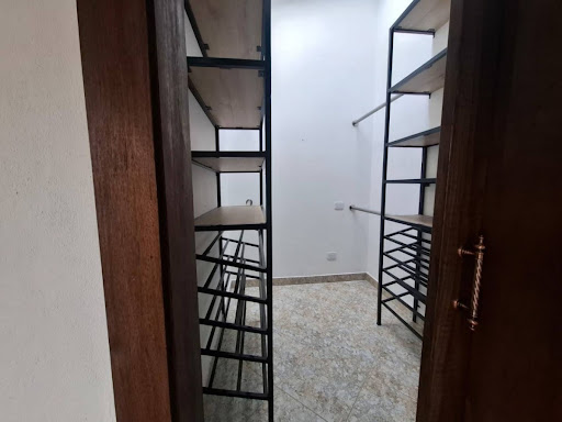 4BR House in Cabeceras de llanogrande (400 m²) - 4