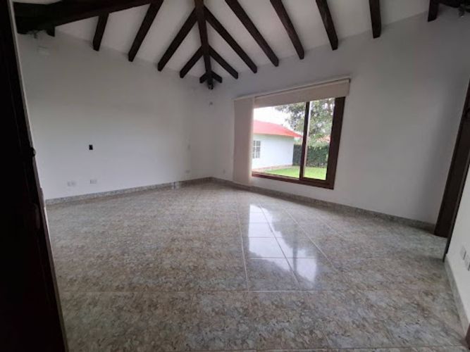 Casa de 4 alcobas en arriendo en Cabeceras De Llanogrande, Rionegro, 400 m² · foto 5 de 23