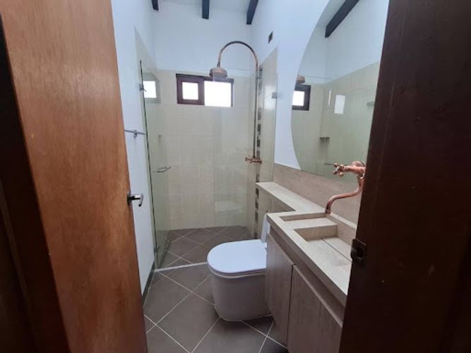 Casa de 4 alcobas en arriendo en Cabeceras De Llanogrande, Rionegro, 400 m² · foto 11 de 23