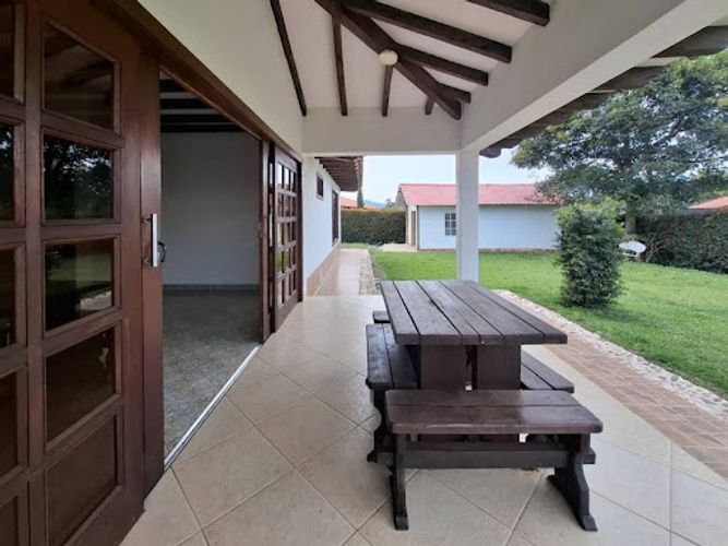 Casa de 4 alcobas en arriendo en Cabeceras De Llanogrande, Rionegro, 400 m² · foto 14 de 23