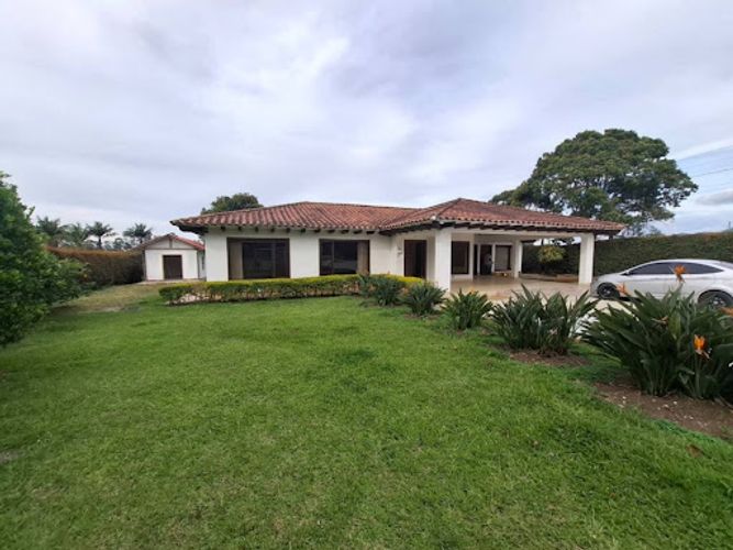 Casa de 4 alcobas en arriendo en Cabeceras De Llanogrande, Rionegro, 400 m² · foto 16 de 23