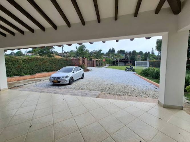 Casa de 4 alcobas en arriendo en Cabeceras De Llanogrande, Rionegro, 400 m² · foto 17 de 23