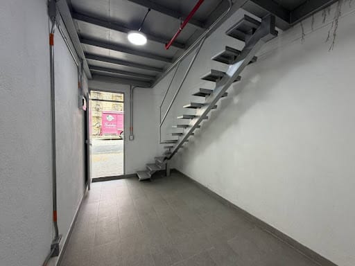 Bodega en arriendo en Loma Del Escobero, Envigado, 28 m² · foto 2 de 5